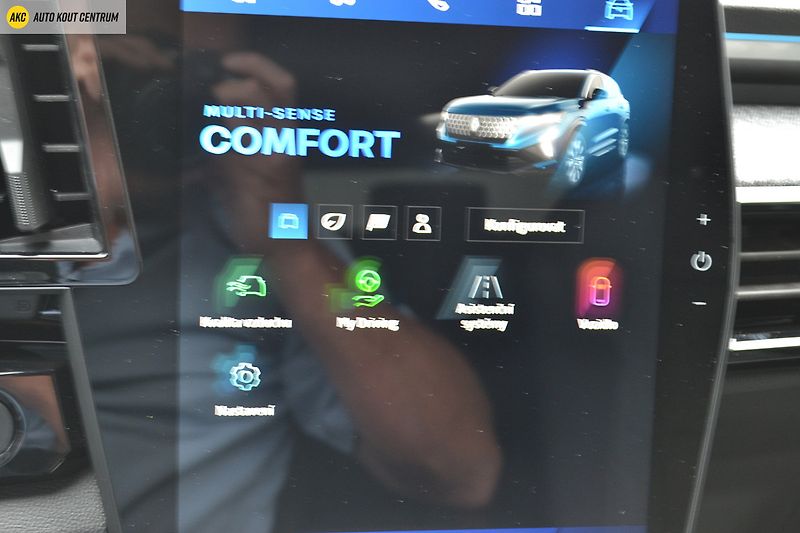 Renault Austral TECHNO MHEV 160 AUTO - fotka 33 z 51