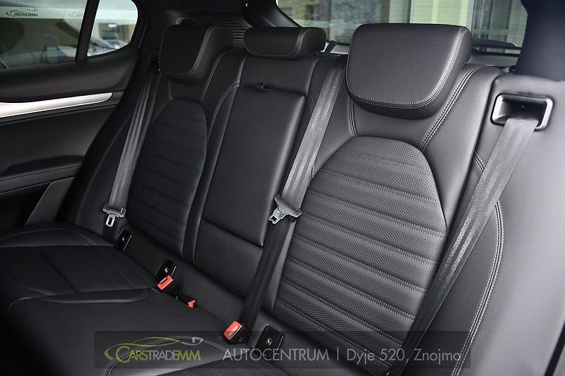 Alfa Romeo Stelvio 2,2D 154kW VELOCE AT8-Q4  - fotka 13 z 53