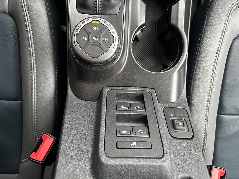 Ford Bronco 2.7 EcoBoost 246kW OUTER BANKS - fotka 37 z 37