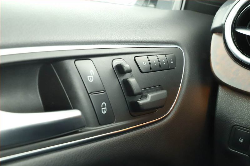 Mercedes-Benz Třídy B (2012) B 200, Automat, Navi, Xenony - fotka 12 z 17