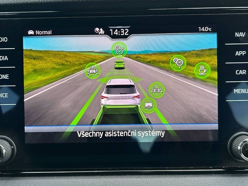 Škoda Karoq (2022) 1.5 TSI 7DSG Sportline - fotka 18 z 35