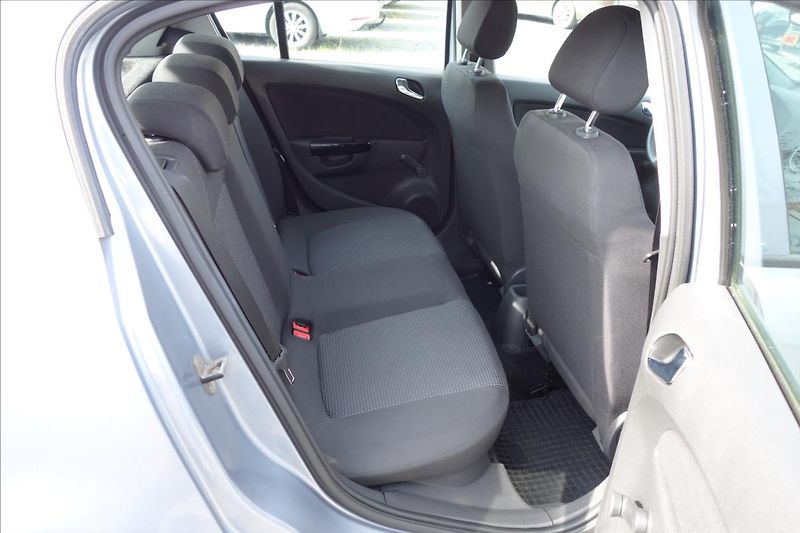 Opel Corsa 1,2 i, ČR, SERVIS.KN., KLIMA. - fotka 12 z 33