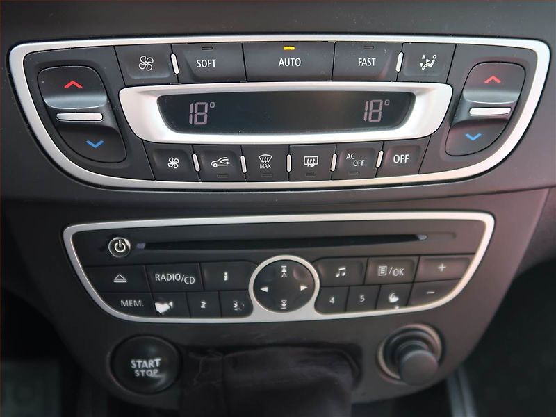 Renault Fluence (2012) 1.6 16V, po STK, servisované - fotka 12 z 17