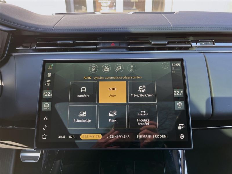 Land Rover Range Rover Sport (2026) 3,0 Dynamic SE D300 AWD - fotka 14 z 20