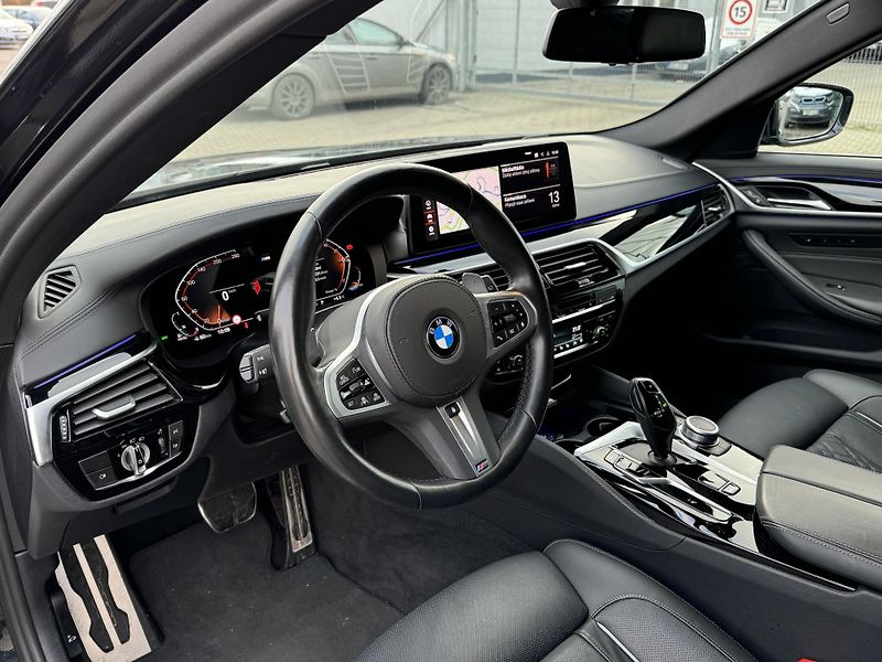BMW Řada 5 (2022) 540d xDrive Touring - fotka 10 z 22