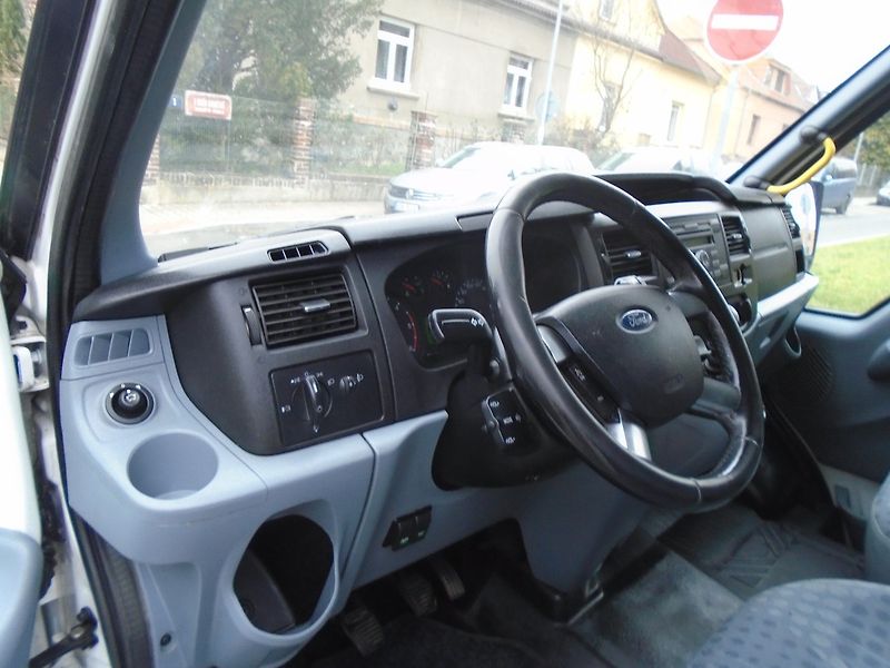 Ford Transit (2014) 2.2 TDCi L3H3 Bus 9 míst AC - fotka 12 z 30