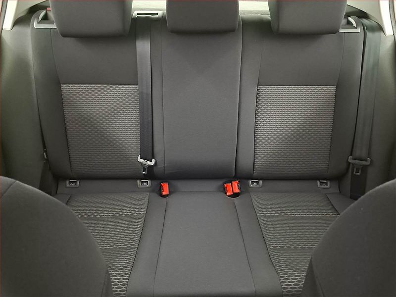 Volkswagen Golf (2011) 1.2 TSI, Automat, Tempomat - fotka 10 z 17