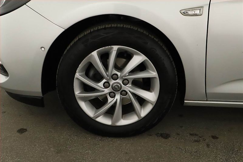 Opel Astra (2022) 1.5 CDTI, Tempomat - fotka 18 z 18
