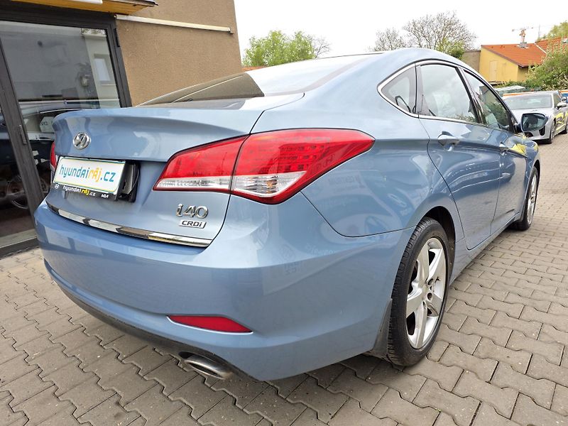 Hyundai i40 1.7-NÍZKÉ KM-AUT.KLIMA-ALU - fotka 12 z 19