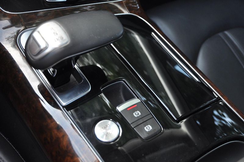 Audi A8 3.0TDi 193kW 4x4 - fotka 15 z 22