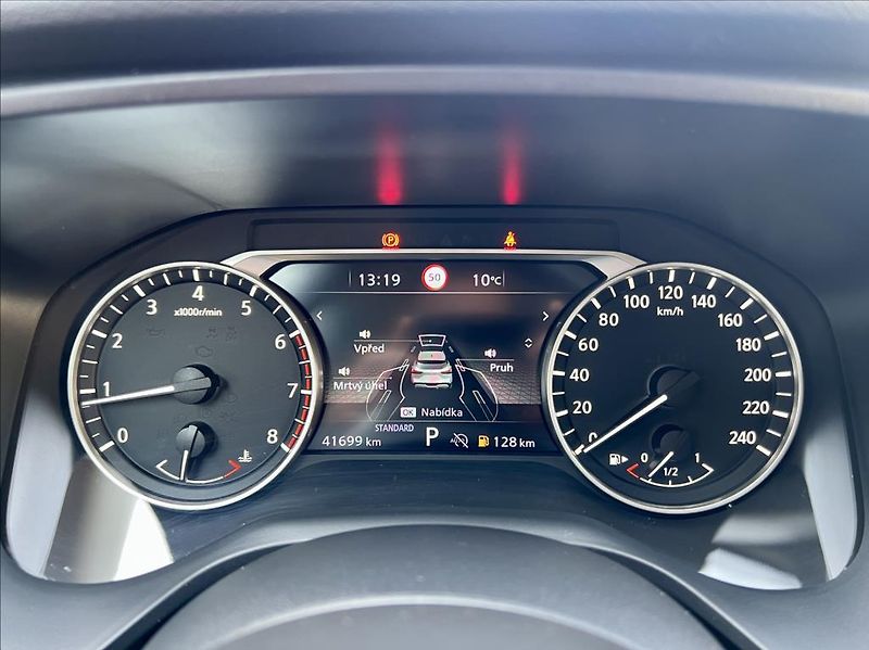 Nissan Qashqai 1,3 mHEV / Business / Xtronic - fotka 21 z 43