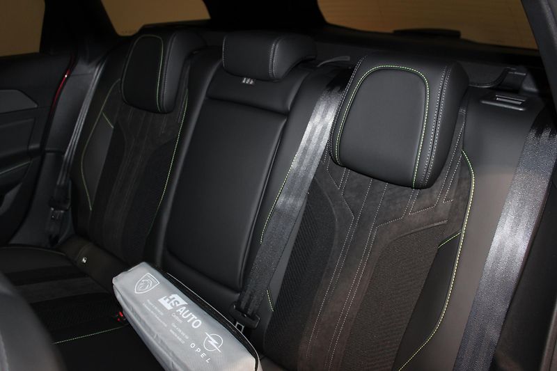 Peugeot 308 (2026) SW GT Hybrid 145 e-DCS6 - fotka 23 z 23