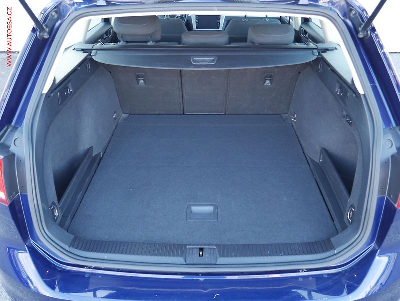 Volkswagen Passat (2018) 2.0TDi, DSG, navi - fotka 7 z 24