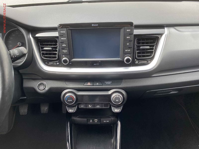 Kia Stonic (2020) 1.0 T-GDi, AC, navi, kamera - fotka 12 z 18