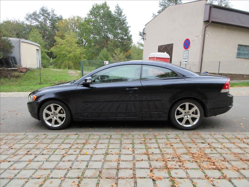 Volvo C70 2,0 D, Navi, Kůže, Xenon - fotka 7 z 28