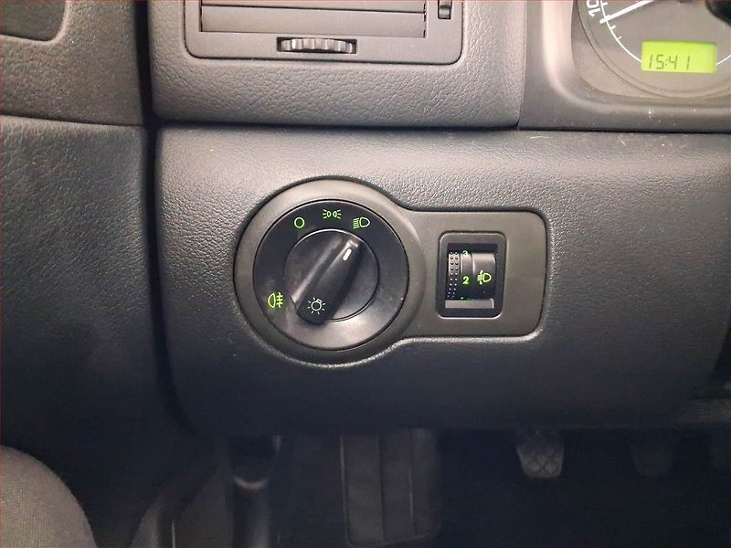 Škoda Octavia (2009) 1.6, Tažné, za skvělou cenu - fotka 15 z 17
