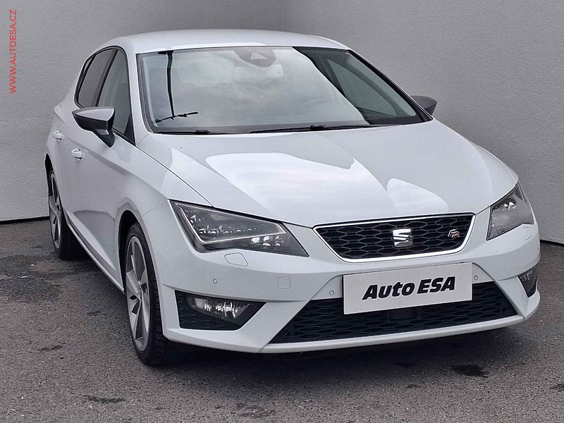 Seat Leon (2015) 2.0TDi, DSG, LED, navi - fotka 1 z 18