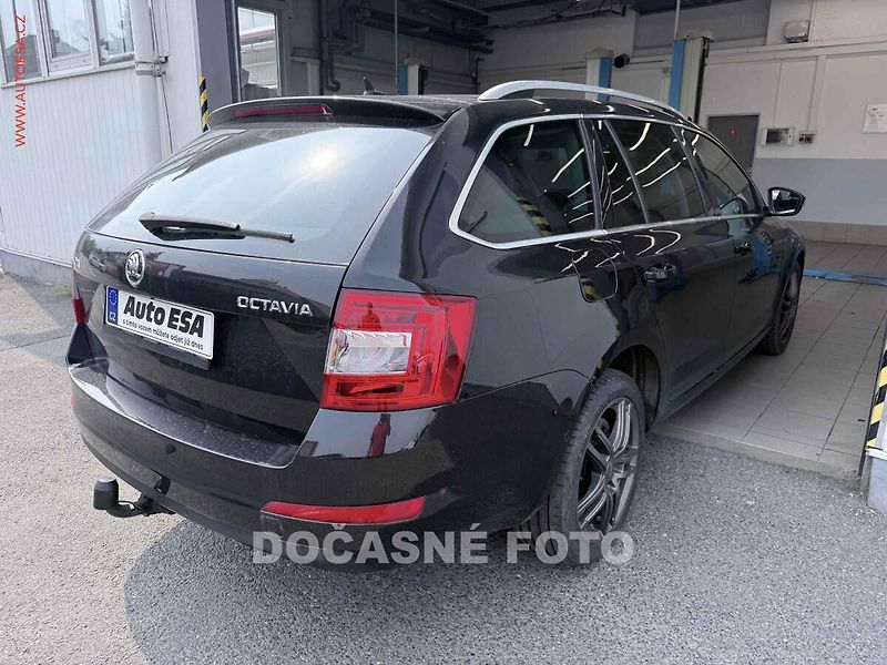 Škoda Octavia (2016) 1.6TDi, navi, bixen - fotka 2 z 3