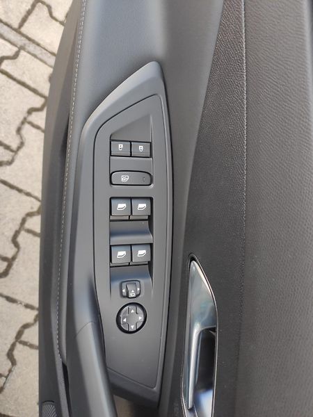 Peugeot 408 (2026) ALLURE Hybrid 145k  4 kamery - fotka 26 z 28