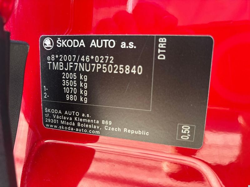 Škoda Karoq 2.0TDi-DSG/2023/ČR.DPH.1MAJ-ZÁ - fotka 45 z 47