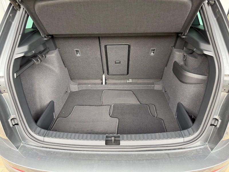 Škoda Karoq (2025) Sportline 1.5 TSI / 110 kW DSG - fotka 24 z 31