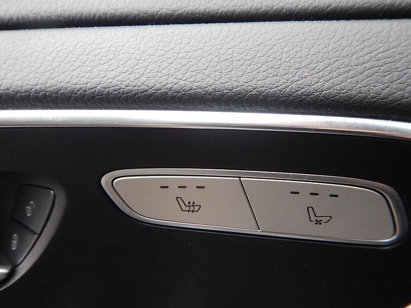 Mercedes-Benz Třídy V V 300 d, 7 MÍST, 174 kW - fotka 28 z 29