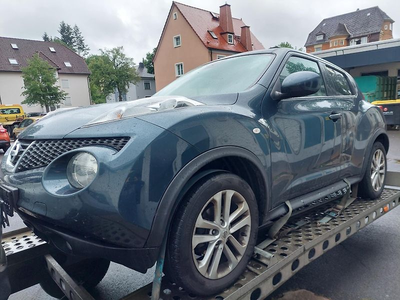 Nissan Juke (2012) TEKNA 1.6 - fotka 34 z 41