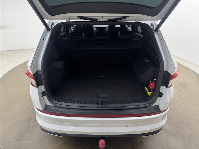 Škoda Kodiaq 2,0 RS CANTON DPH DCC 360° ČR - fotka 49 z 49