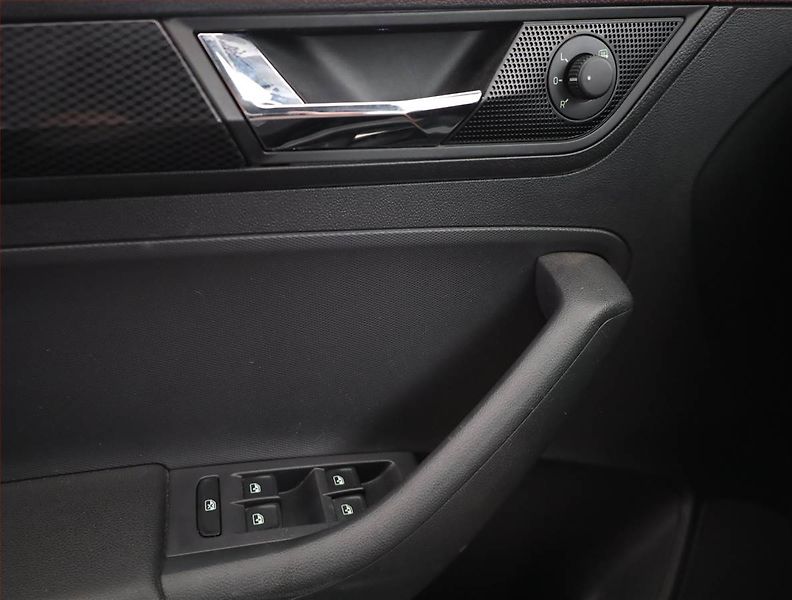 Škoda Rapid (2019) Monte Carlo 1.0 TSI, Bi-Xenony - fotka 12 z 16