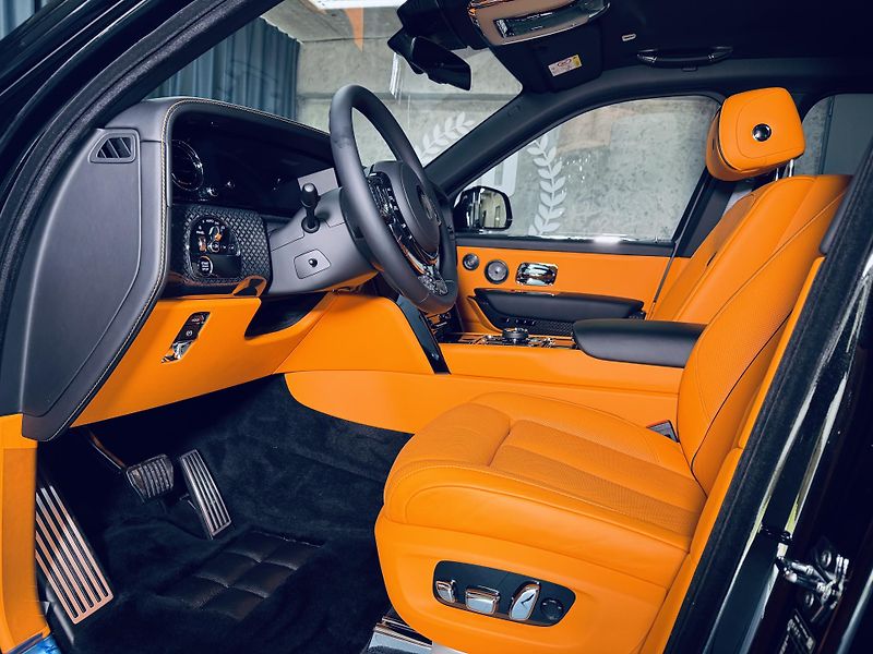Rolls-Royce Cullinan (2026) Black B SHOOTING STARS BESPOKE - fotka 17 z 45