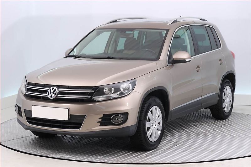 Volkswagen Tiguan (2012) 2.0 TDI, Tempomat - fotka 2 z 16