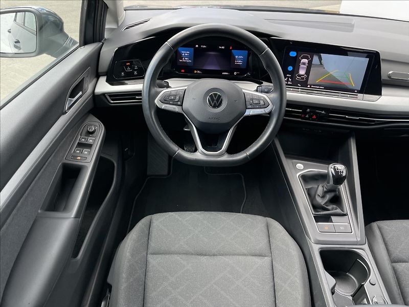 Volkswagen Golf 1,0 TSI LIFE KESSY+Kamera - fotka 7 z 23
