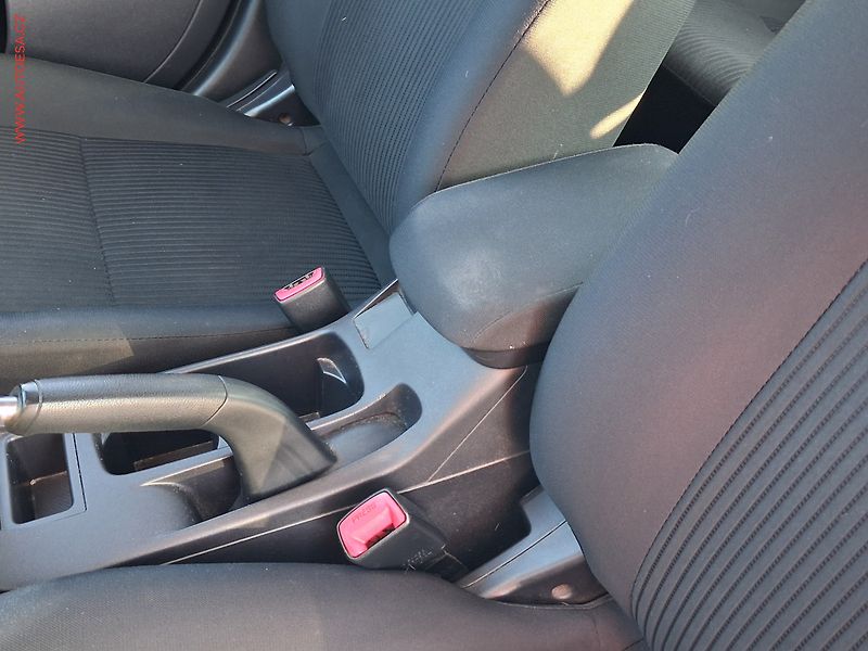 Mitsubishi Lancer (2015) 1.6i, 2.maj,ČR, AC - fotka 14 z 15