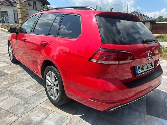 Volkswagen Golf 1,6TDi DSG Variant LED MATRIX - fotka 4 z 51