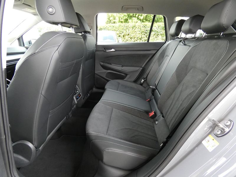 Volkswagen Golf Variant Style 2,0 TDI 110 kW 7 - fotka 24 z 30