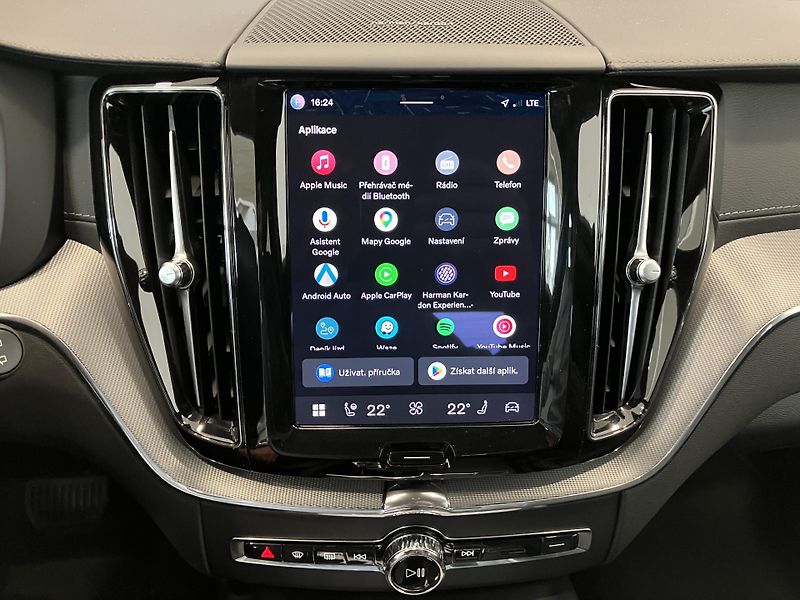 Volvo XC60 B4 FWD Ultimate Dark AT8 - fotka 27 z 44