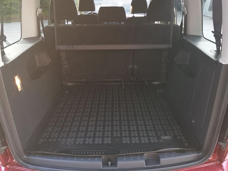 Volkswagen Caddy (2016) 4x4, DSG, 7 míst, GENER. FOUR - fotka 16 z 17