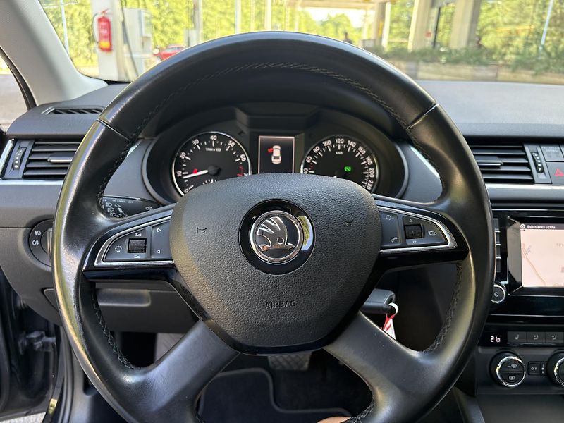 Škoda Octavia (2013) 1.4 TSI Ambition - fotka 20 z 28