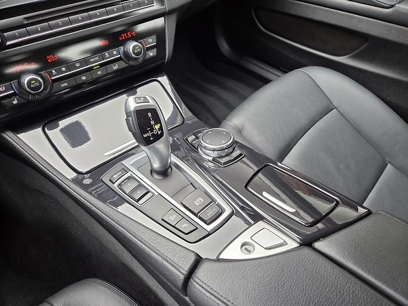 BMW Řada 5 525d xDrive ČR DPH  - fotka 37 z 44