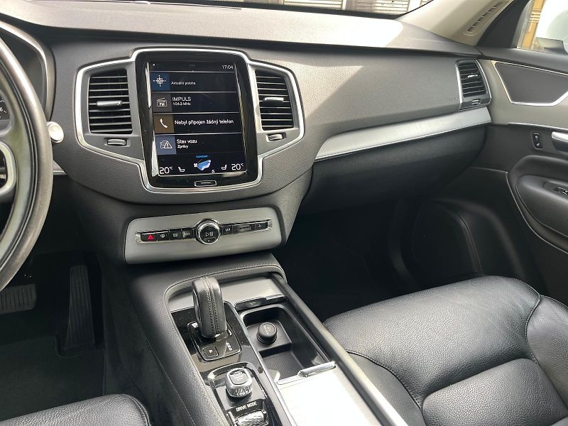 Volvo XC90 Momentum B5 2.0d / DPH / - fotka 18 z 18