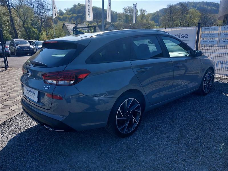 Hyundai i30 1,5 T-GDi N-LINE DCT - fotka 8 z 22