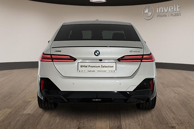 BMW Řada 5 540d xDrive Sedan - fotka 4 z 25