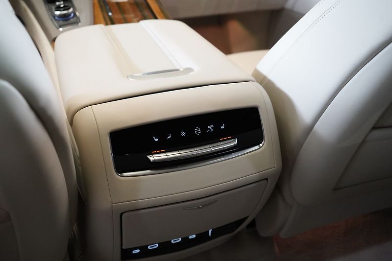 Cadillac Escalade ESV Sport Platinum - fotka 30 z 59