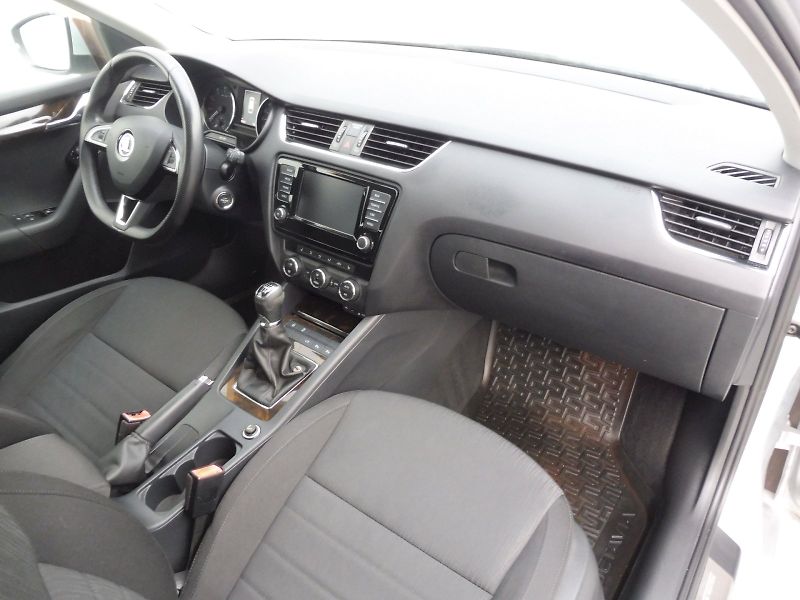 Škoda Octavia (2015) Combi Style Elegance 1,4 TSI C - fotka 8 z 27
