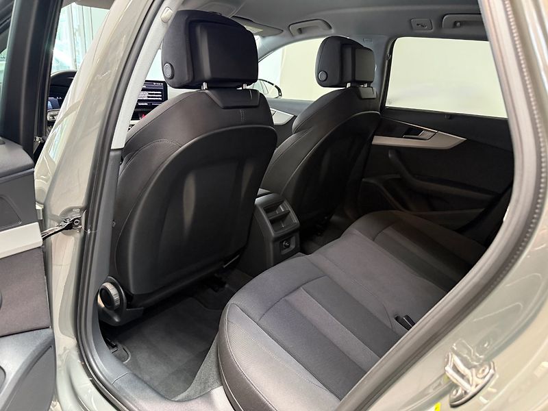 Audi A4 Allroad (2023) 3.0 TDI Quattro 210 kW - fotka 11 z 31