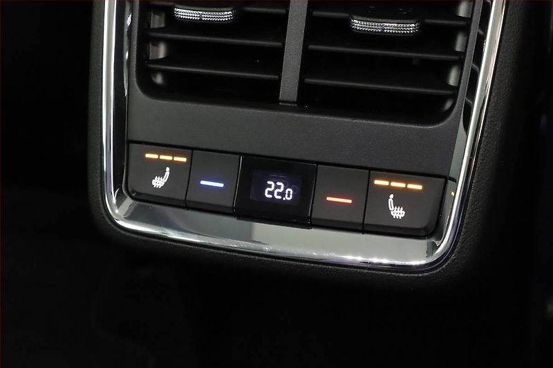 Škoda Enyaq (2022) iV 80 (82 kWh), SoH 95% - fotka 17 z 20