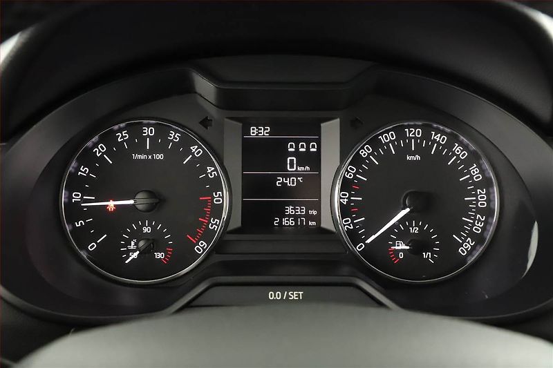 Škoda Octavia (2014) Ambition 1.6 TDI, Tempomat - fotka 8 z 12
