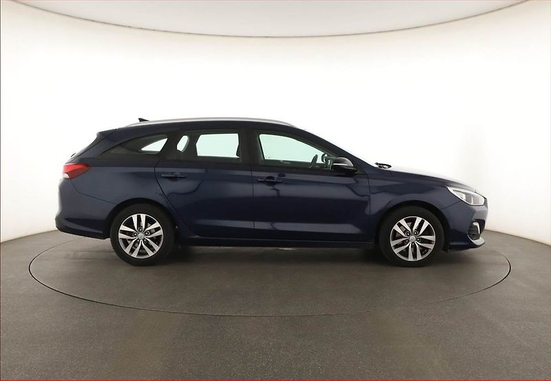 Hyundai i30 (2018) 1.6 CRDi, Automat, Tempomat - fotka 6 z 20