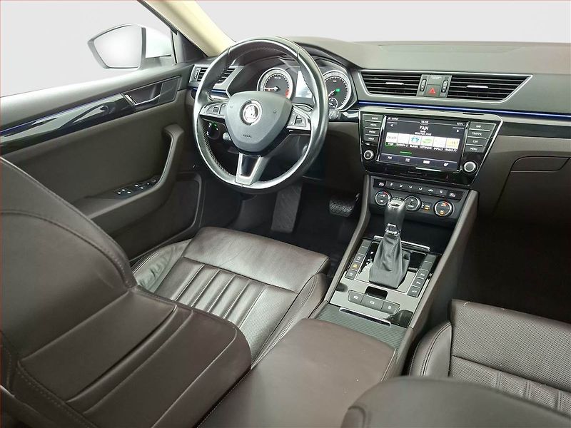 Škoda Superb (2015) Laurin&Klement 2.0 TDI 4x4 - fotka 7 z 25