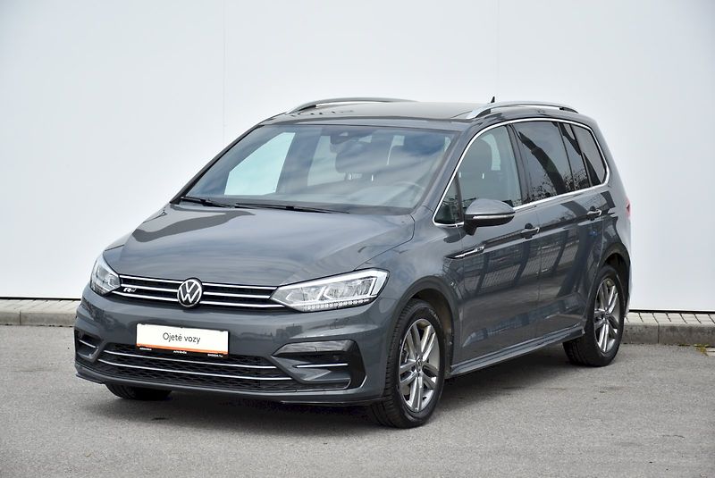 Volkswagen Touran (2021) R-Line 2,0 TDI 110kW 7DSG - fotka 6 z 35